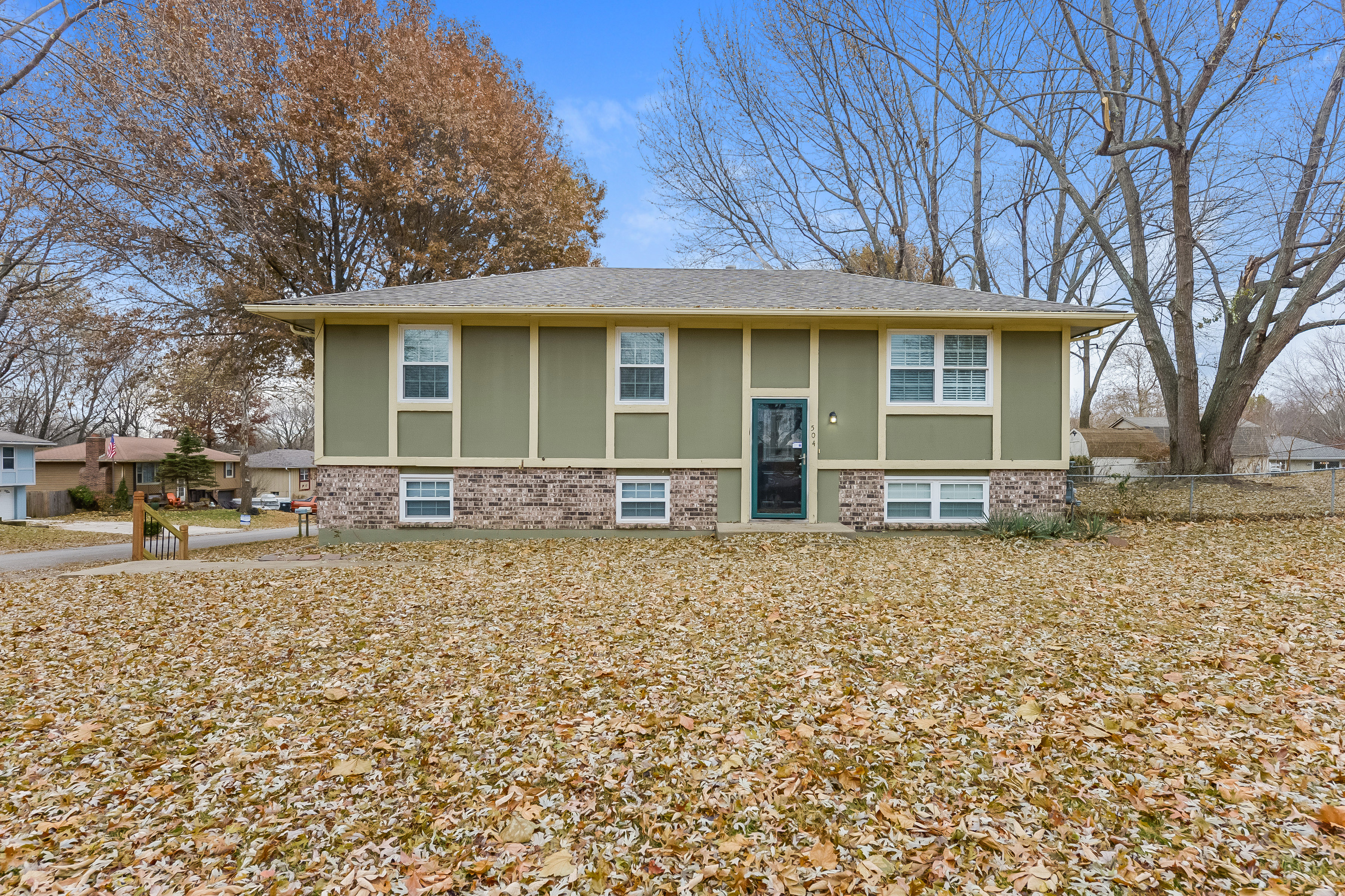 504 SW Shamrock Pl Blue Springs, MO 64014
